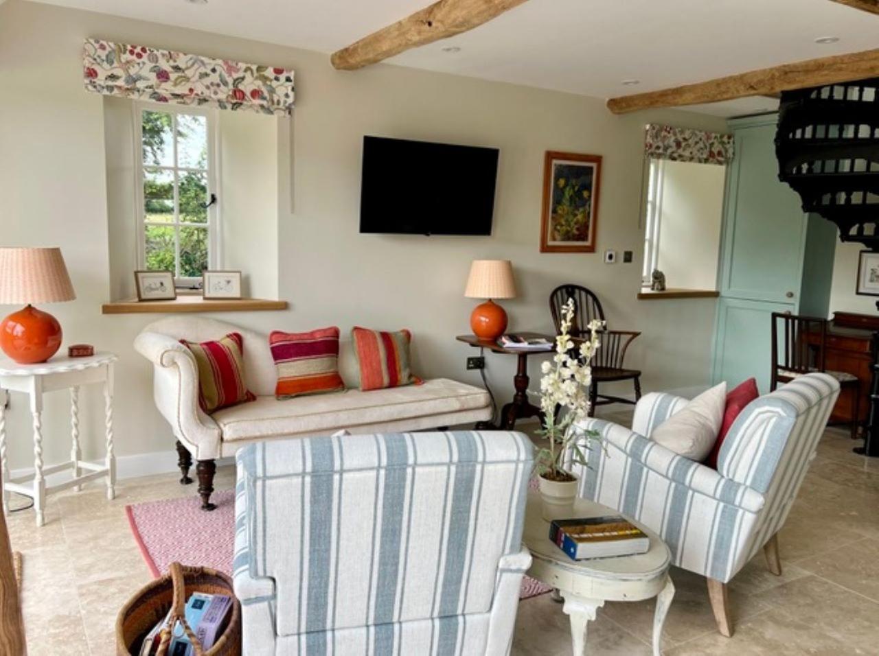 헤일리 Idyllic Secluded Hideaway With Countryside Views On The Edge Of The Cotswolds 빌라 외부 사진
