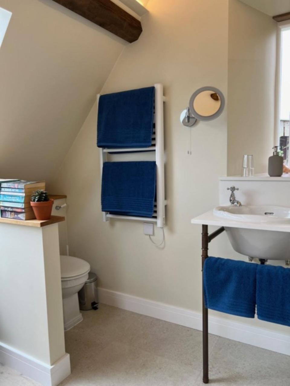 헤일리 Idyllic Secluded Hideaway With Countryside Views On The Edge Of The Cotswolds 빌라 외부 사진