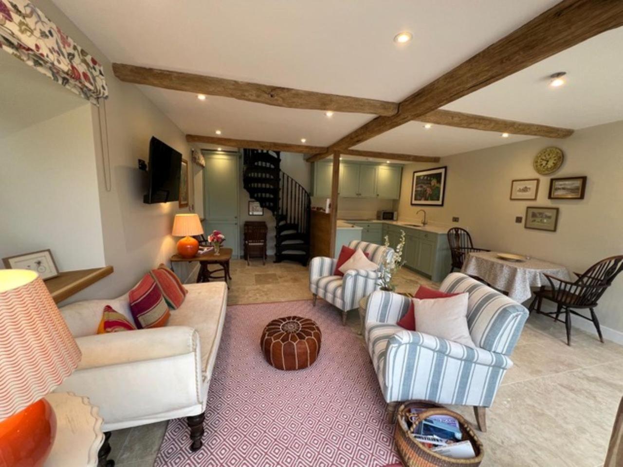 헤일리 Idyllic Secluded Hideaway With Countryside Views On The Edge Of The Cotswolds 빌라 외부 사진